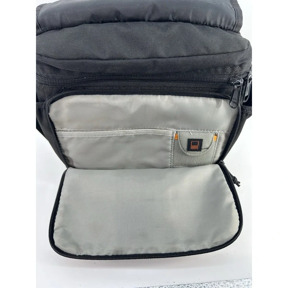 Lowepro Adventura 170 Black Padded Camera Bag W/Belt Loop